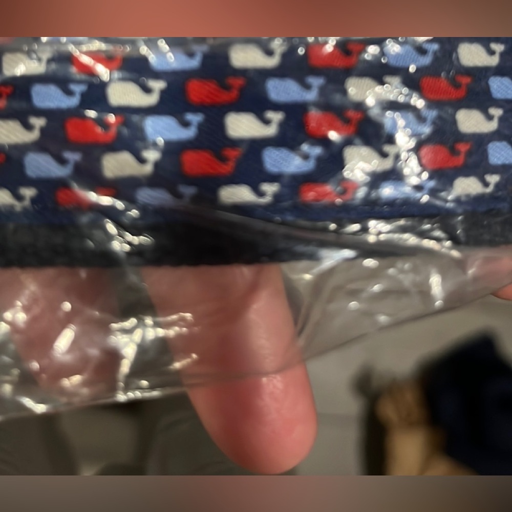 Vineyard Vines whales motif mens belt, size 44